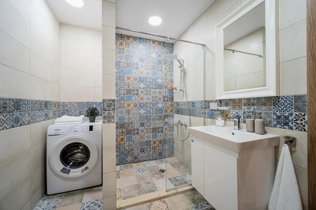 Comfy Luxury Center Apartment ヴァルナ